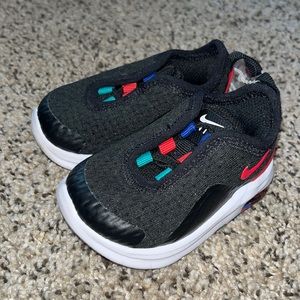 Nike infant size 2 shoes